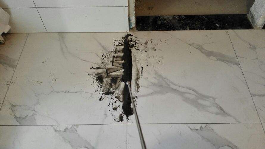 地面瓷砖空鼓怎样补救最结实视频(地面瓷砖空鼓补救方法怎样取下瓷砖)