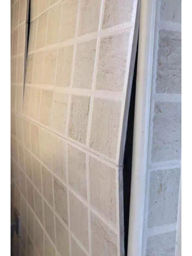 地上瓷砖空鼓(地上瓷砖空鼓打胶有用吗)